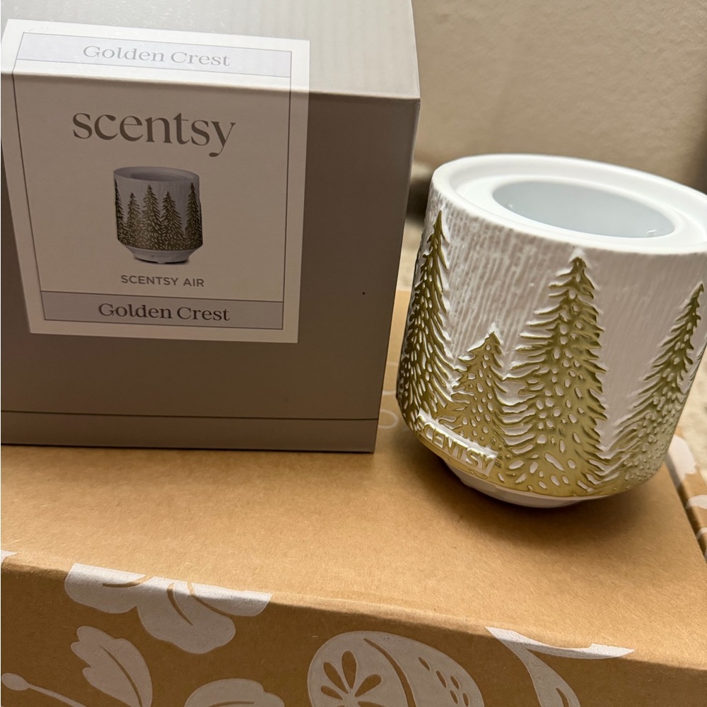 Scentsy Air Golden Crest - White and Gold